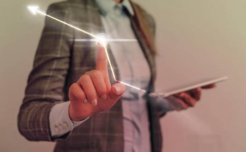 汽車獵頭分析汽車企業(yè)為何搶奪軟件人才？-十大獵頭公司【高邦獵頭】