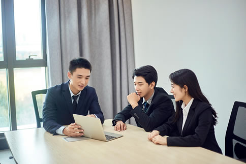 獵頭找工作和自己找工作的區(qū)別在哪里？